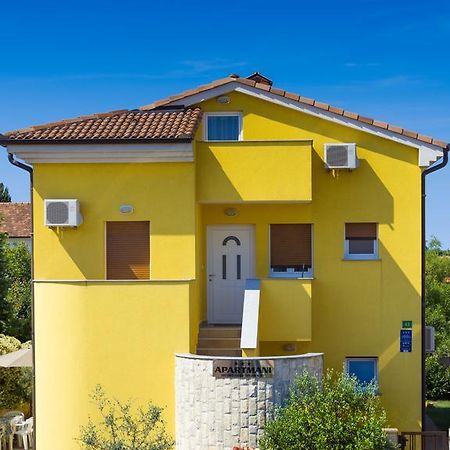 Apartments Manuela Pula Exterior photo