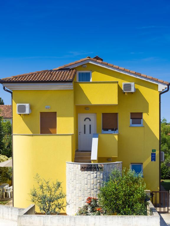 Apartments Manuela Pula Exterior photo